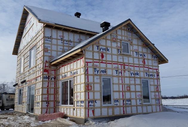 La Parfaite du Jardinier: Maison solaire passive écoénergétique - McClure Construction