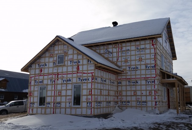 La Parfaite du Jardinier: Maison solaire passive écoénergétique - McClure Construction