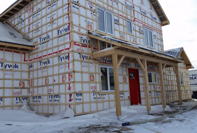 La Parfaite du Jardinier: Maison solaire passive écoénergétique - McClure Construction