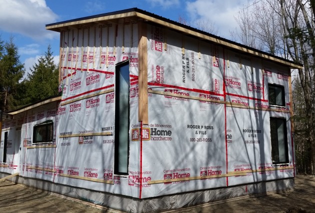 La petite Noire Écoénergétique (maison familiale) - McClure Construction