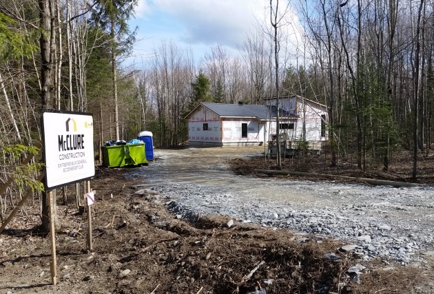 La petite Noire Écoénergétique (maison familiale) - McClure Construction