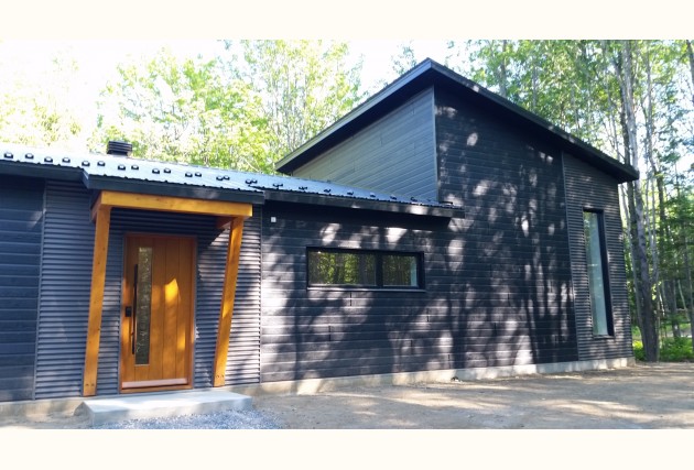 La petite Noire Écoénergétique (maison familiale) - McClure Construction