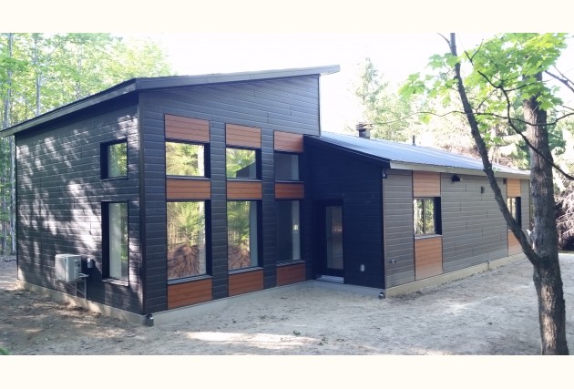 La petite Noire Écoénergétique (maison familiale) - McClure Construction