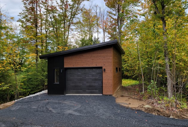 La perchée avec le muret de pierres - McClure Construction